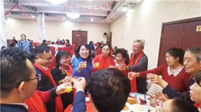 “新征程再出发” 国医康举行“爱的奉献”年会